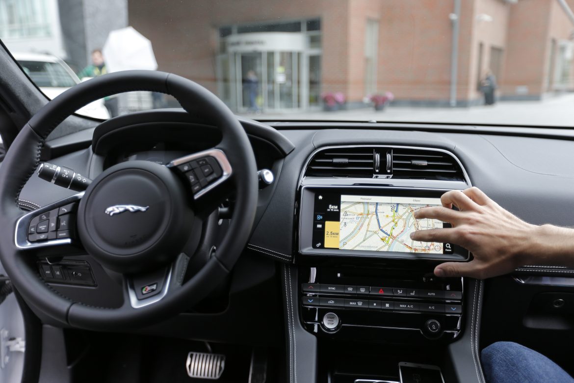 di-connected-car-stock-062618-1.jpg
