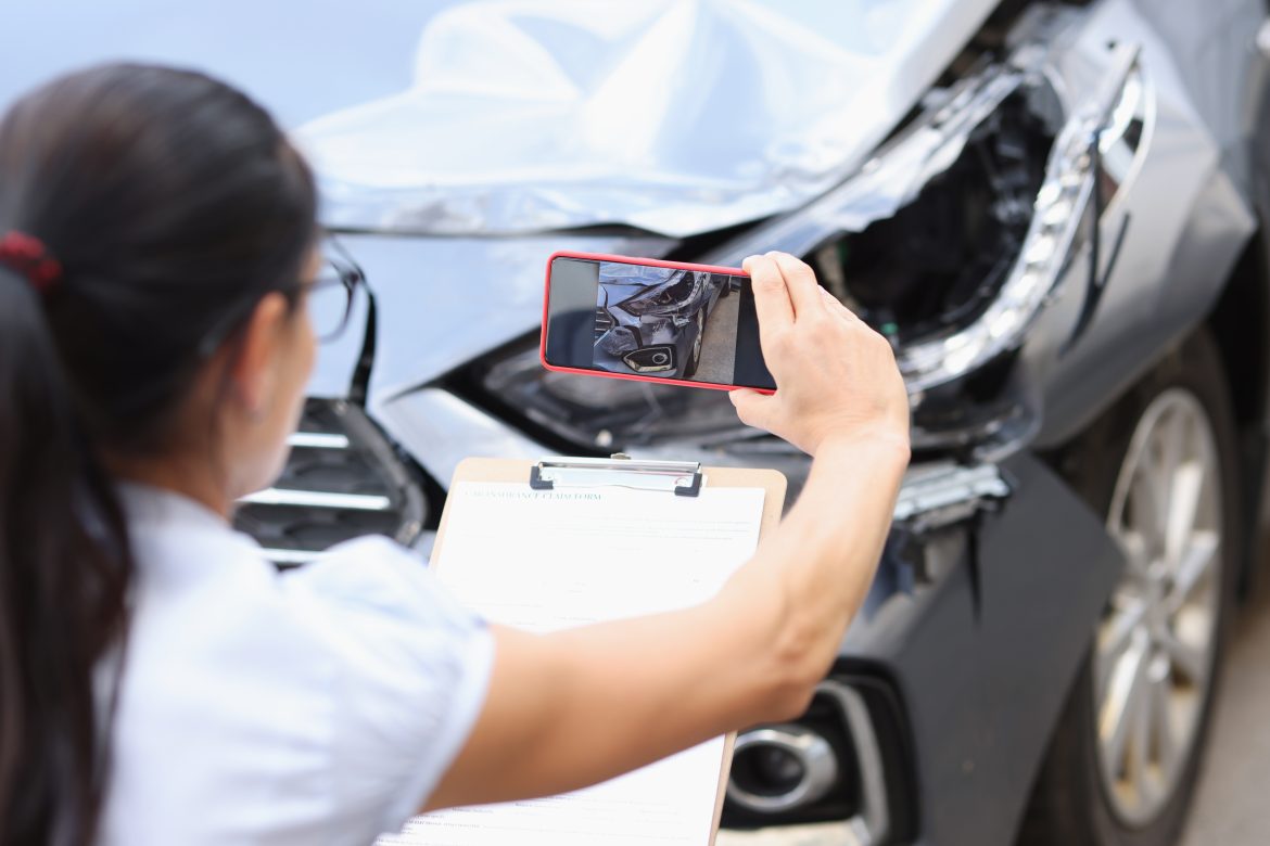 adobestock-463305400-car-damage-phone.jpeg