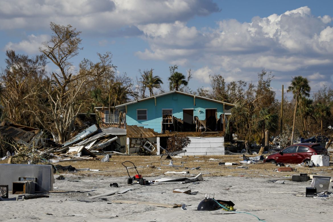 hurricane-ian-stock-1.jpg